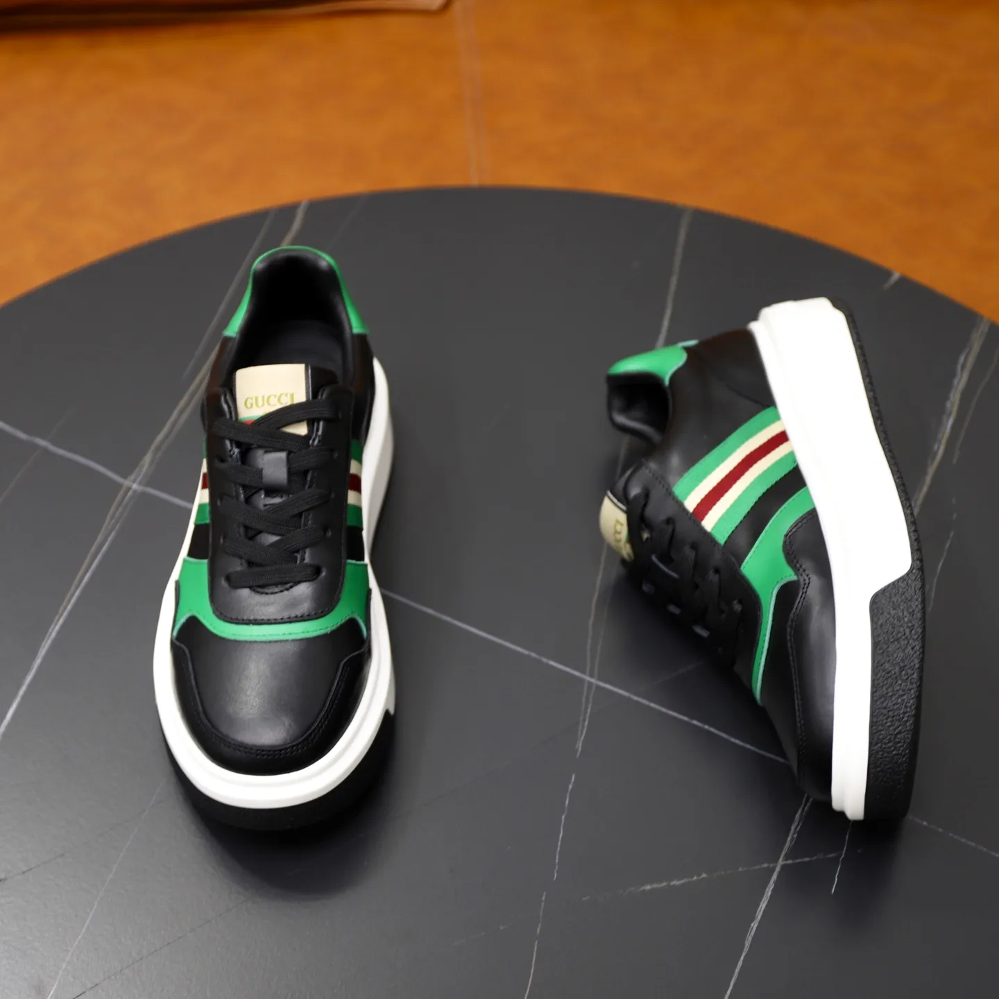 Ex-factory price: 462💰🙅‍♂️🙅‍♂️🙅‍♂️ Brand: GUCCI Standard code: 38-44 (45 customized) Grade: Same as the official website Material: Original cowhide material stitching Comfortable sheepskin lining Lightweight and wear-resistant sports outsole Style category: Men's fashionable casual shoes Running sneakers Distinguished luxury brand elements Top luxury Color: actual picture color